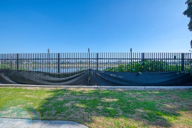 1691 N Monaco, Clovis, CA 93619