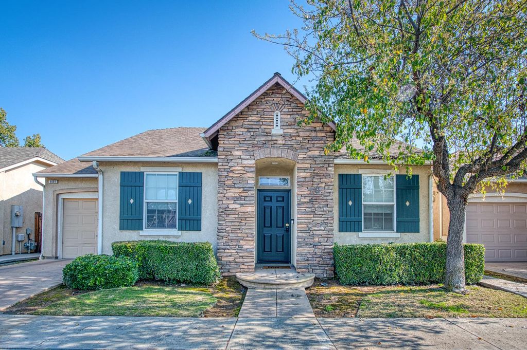 1691 N Monaco, Clovis, CA 93619