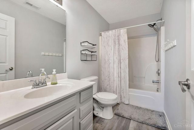 6046 Driftwood Court, Maineville, OH 45039