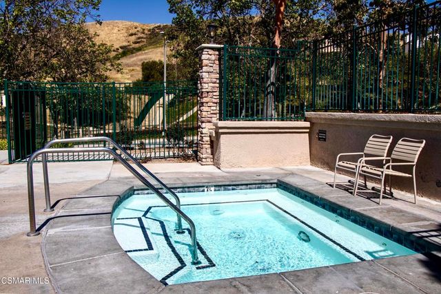 528 Yarrow Drive, Simi Valley, CA 93065