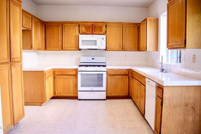 528 Yarrow Drive, Simi Valley, CA 93065