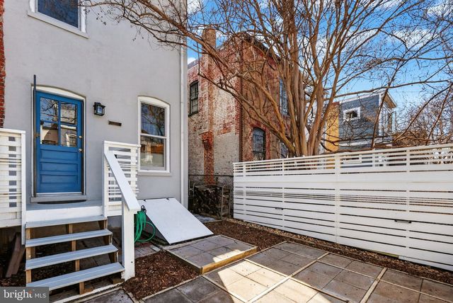 654 ACKER PL NE, Washington, DC 20002