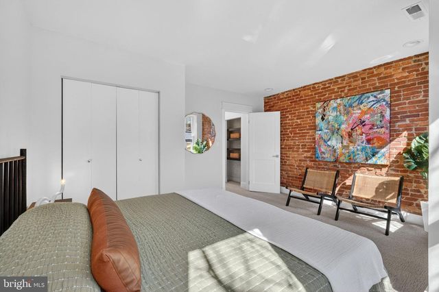 654 ACKER PL NE, Washington, DC 20002