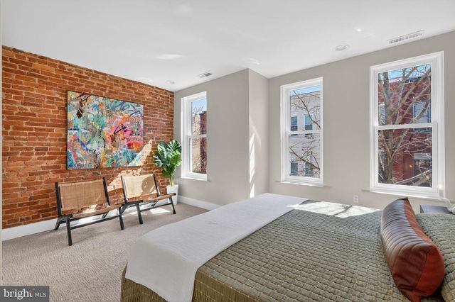 654 ACKER PL NE, Washington, DC 20002