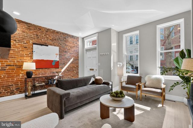 654 ACKER PL NE, Washington, DC 20002