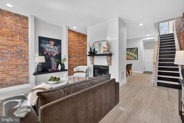 654 ACKER PL NE, Washington, DC 20002