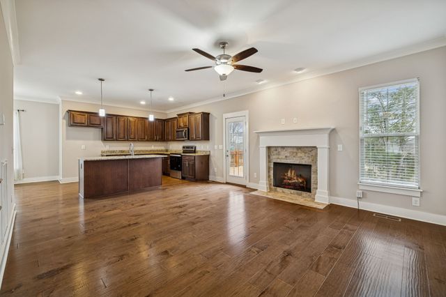 244 Crooked Creek Ln, Hendersonville, TN 37075