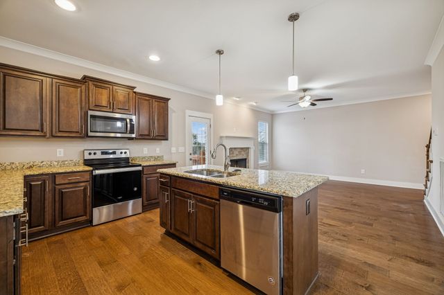 244 Crooked Creek Ln, Hendersonville, TN 37075