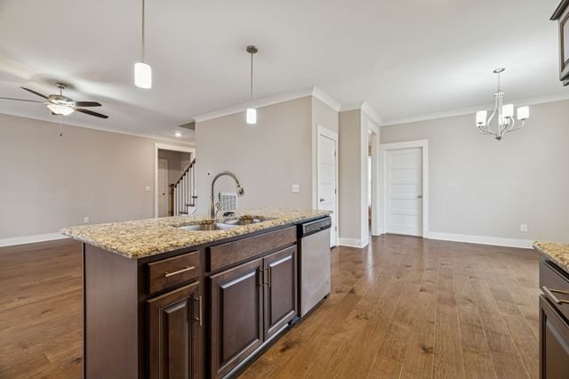 244 Crooked Creek Ln, Hendersonville, TN 37075