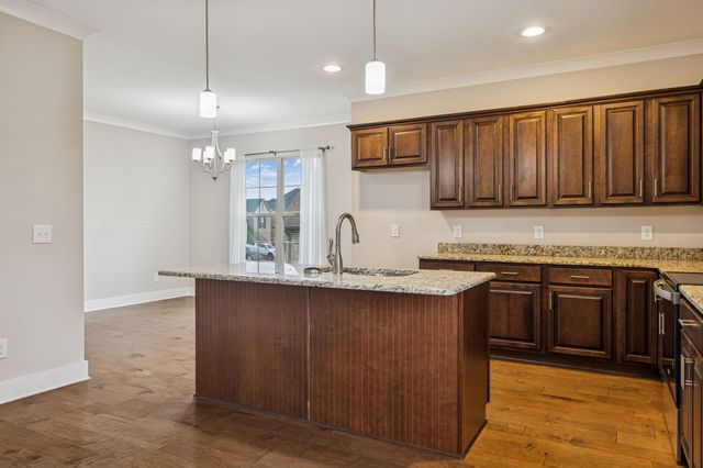 244 Crooked Creek Ln, Hendersonville, TN 37075