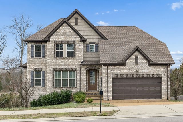 244 Crooked Creek Ln, Hendersonville, TN 37075