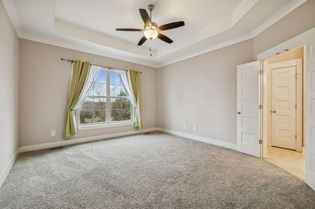 244 Crooked Creek Ln, Hendersonville, TN 37075