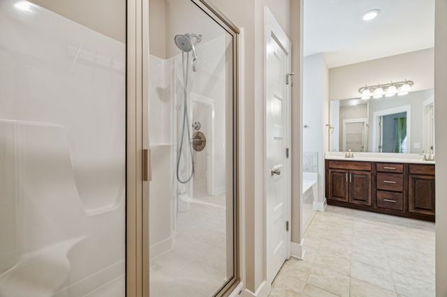 244 Crooked Creek Ln, Hendersonville, TN 37075