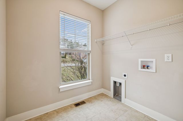 244 Crooked Creek Ln, Hendersonville, TN 37075