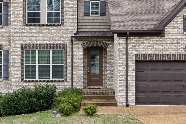 244 Crooked Creek Ln, Hendersonville, TN 37075