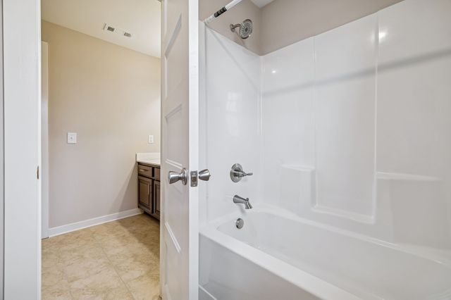 244 Crooked Creek Ln, Hendersonville, TN 37075