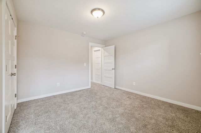 244 Crooked Creek Ln, Hendersonville, TN 37075