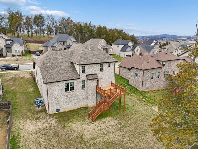 244 Crooked Creek Ln, Hendersonville, TN 37075