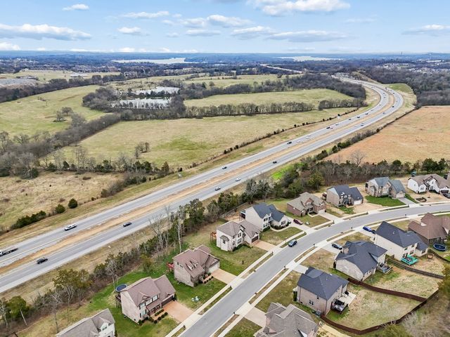 244 Crooked Creek Ln, Hendersonville, TN 37075