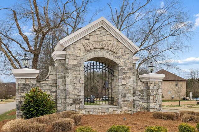 244 Crooked Creek Ln, Hendersonville, TN 37075