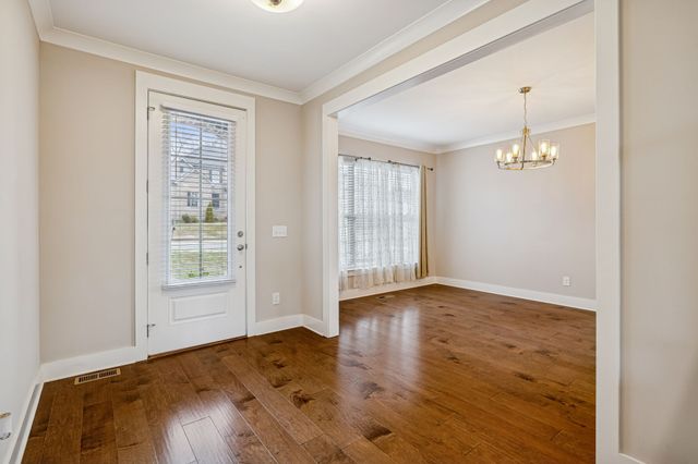 244 Crooked Creek Ln, Hendersonville, TN 37075