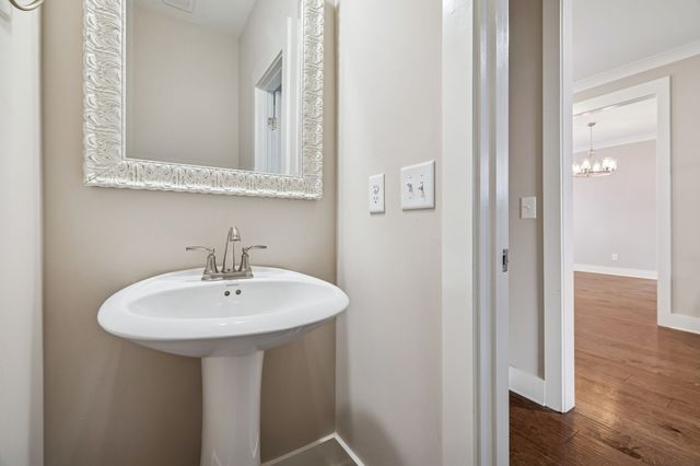 244 Crooked Creek Ln, Hendersonville, TN 37075