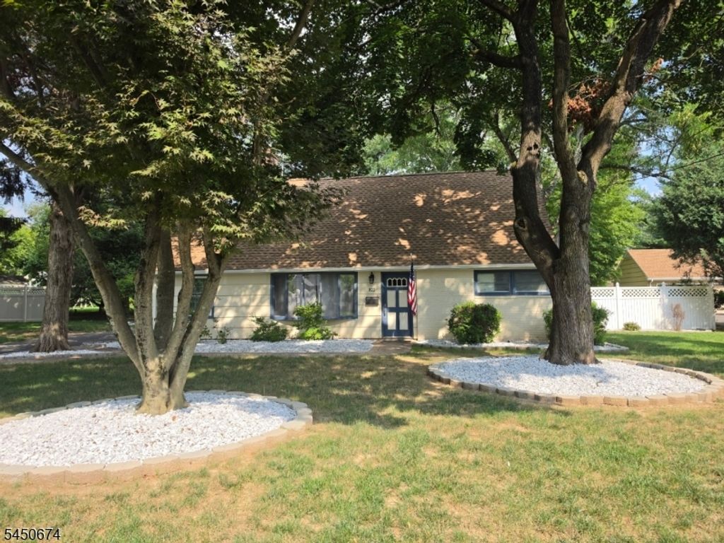 822 Mountain Ave, Bridgewater Twp., NJ 08805