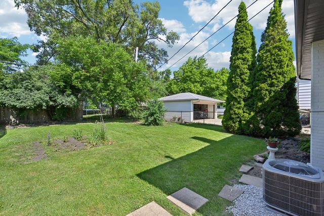 1334 S Dunton Avenue, Arlington Heights, IL 60005