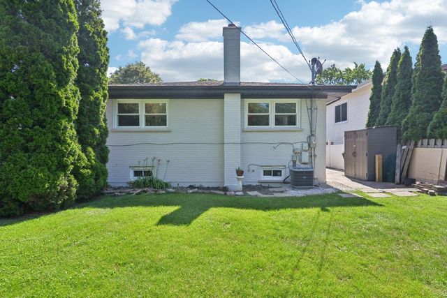 1334 S Dunton Avenue, Arlington Heights, IL 60005