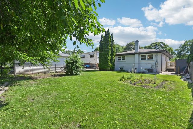 1334 S Dunton Avenue, Arlington Heights, IL 60005