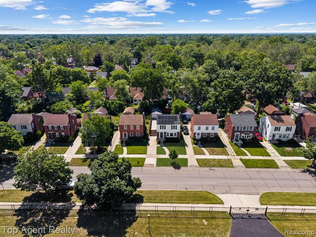 17585 Faust Avenue, Detroit, MI 48219