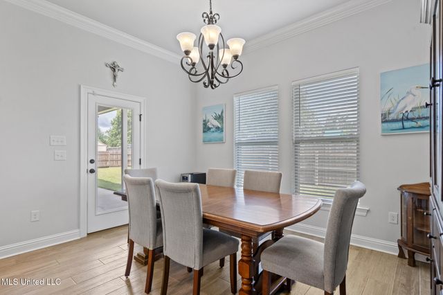 9355 Taylor Place, Ocean Springs, MS 39564