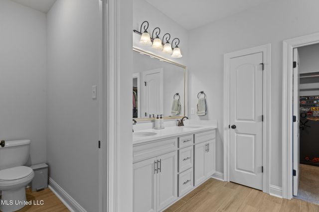 9355 Taylor Place, Ocean Springs, MS 39564