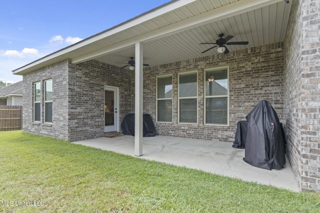9355 Taylor Place, Ocean Springs, MS 39564
