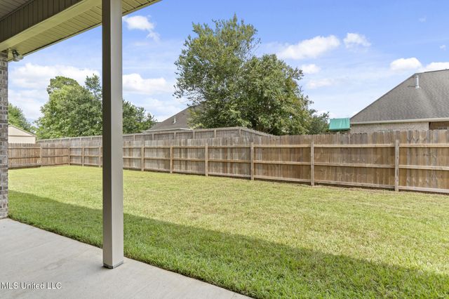 9355 Taylor Place, Ocean Springs, MS 39564