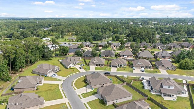 9355 Taylor Place, Ocean Springs, MS 39564