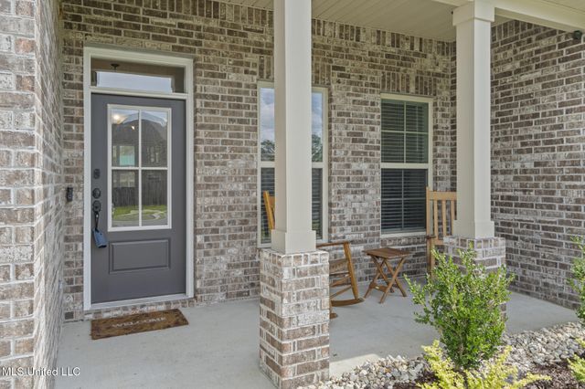 9355 Taylor Place, Ocean Springs, MS 39564