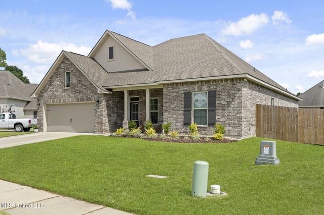 9355 Taylor Place, Ocean Springs, MS 39564