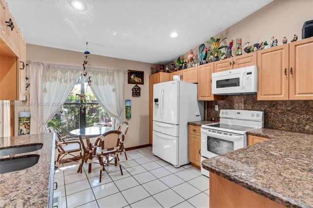 15012 SW 45th Ln, Miami, FL 33185