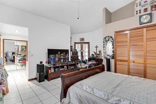 15012 SW 45th Ln, Miami, FL 33185