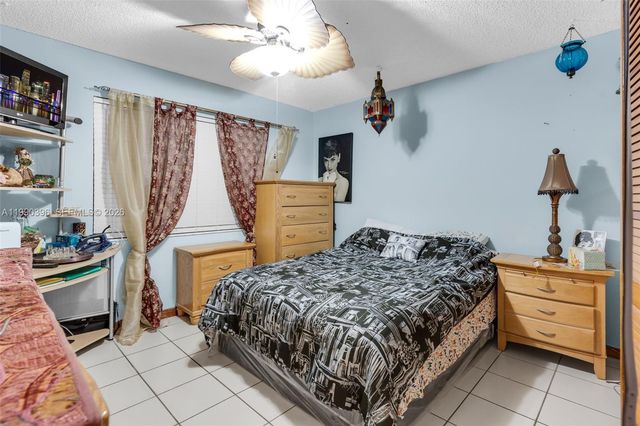 15012 SW 45th Ln, Miami, FL 33185