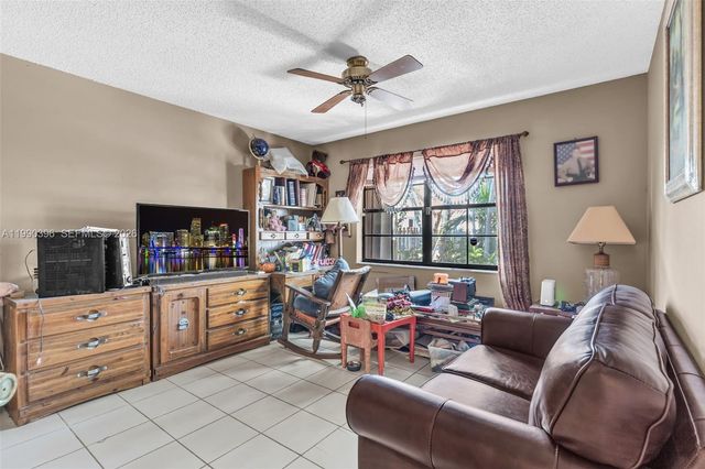 15012 SW 45th Ln, Miami, FL 33185