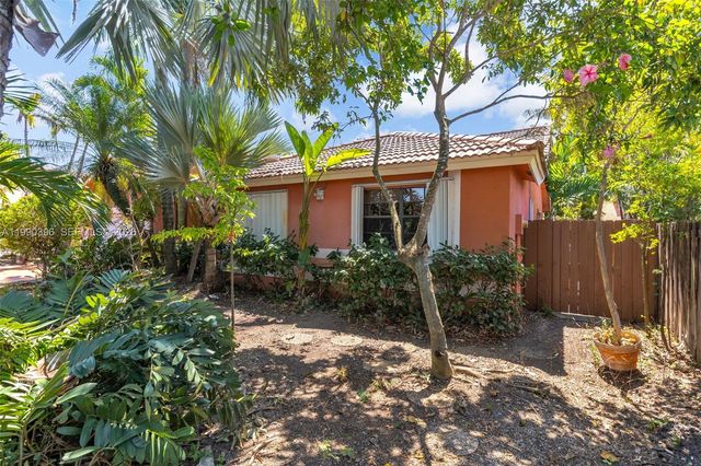 15012 SW 45th Ln, Miami, FL 33185