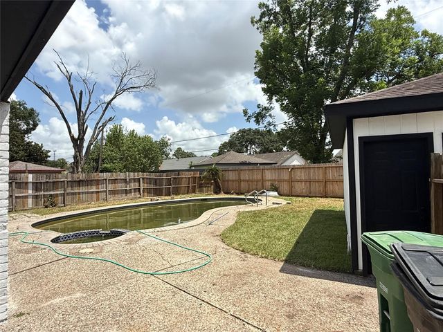 8911 Hendon Lane, Houston, TX 77036