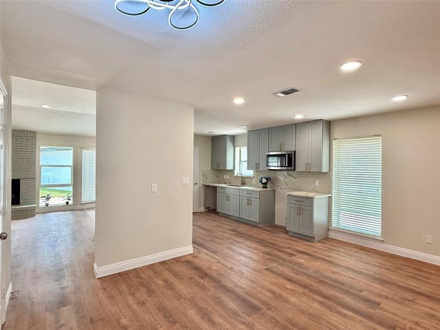 8911 Hendon Lane, Houston, TX 77036