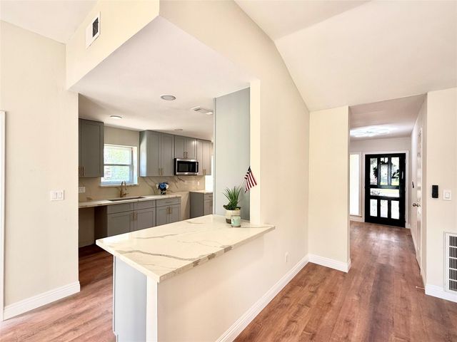 8911 Hendon Lane, Houston, TX 77036