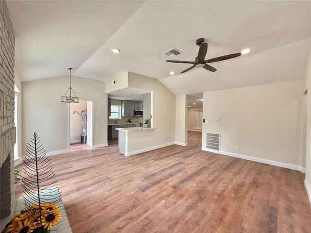 8911 Hendon Lane, Houston, TX 77036