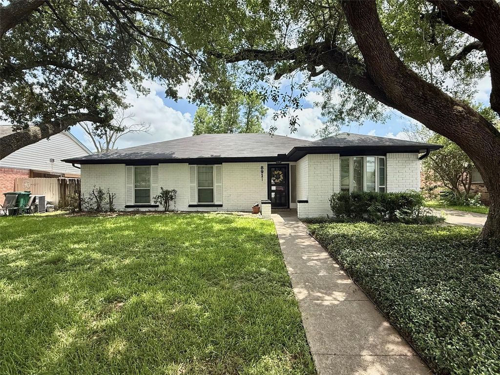 8911 Hendon Lane, Houston, TX 77036