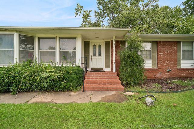 306 E 16th Street, Claremore, OK 74017