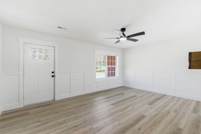 189 Scarlets Way, Bronston, KY 42518